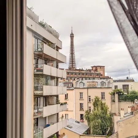Avec Balcon Et Vue Tour Eiffel