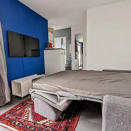 Appartamento Avec Balcon Et Vue Tour Eiffel Parigi